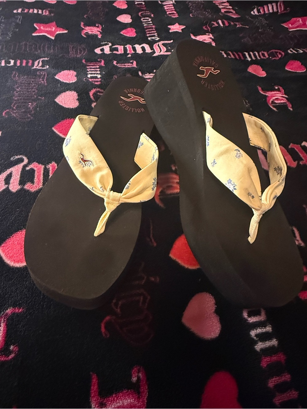 Hollister co platform flip flops